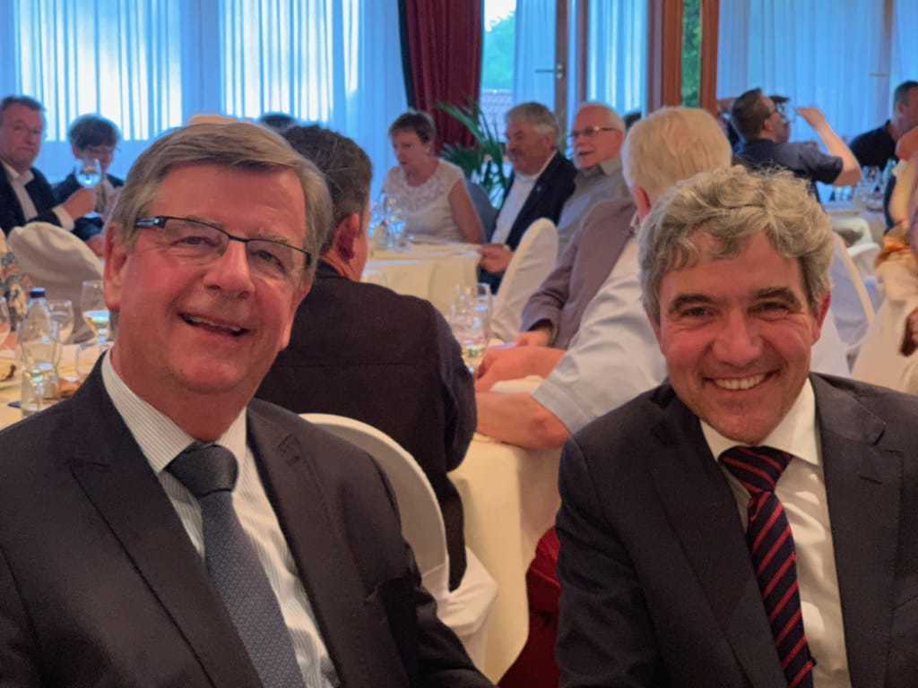 Der Landtagsabgeordnete Willi Stächele (l.) begrüßte den Bundesverfassungsrichter Prof. Dr. Stephan Harbarth.