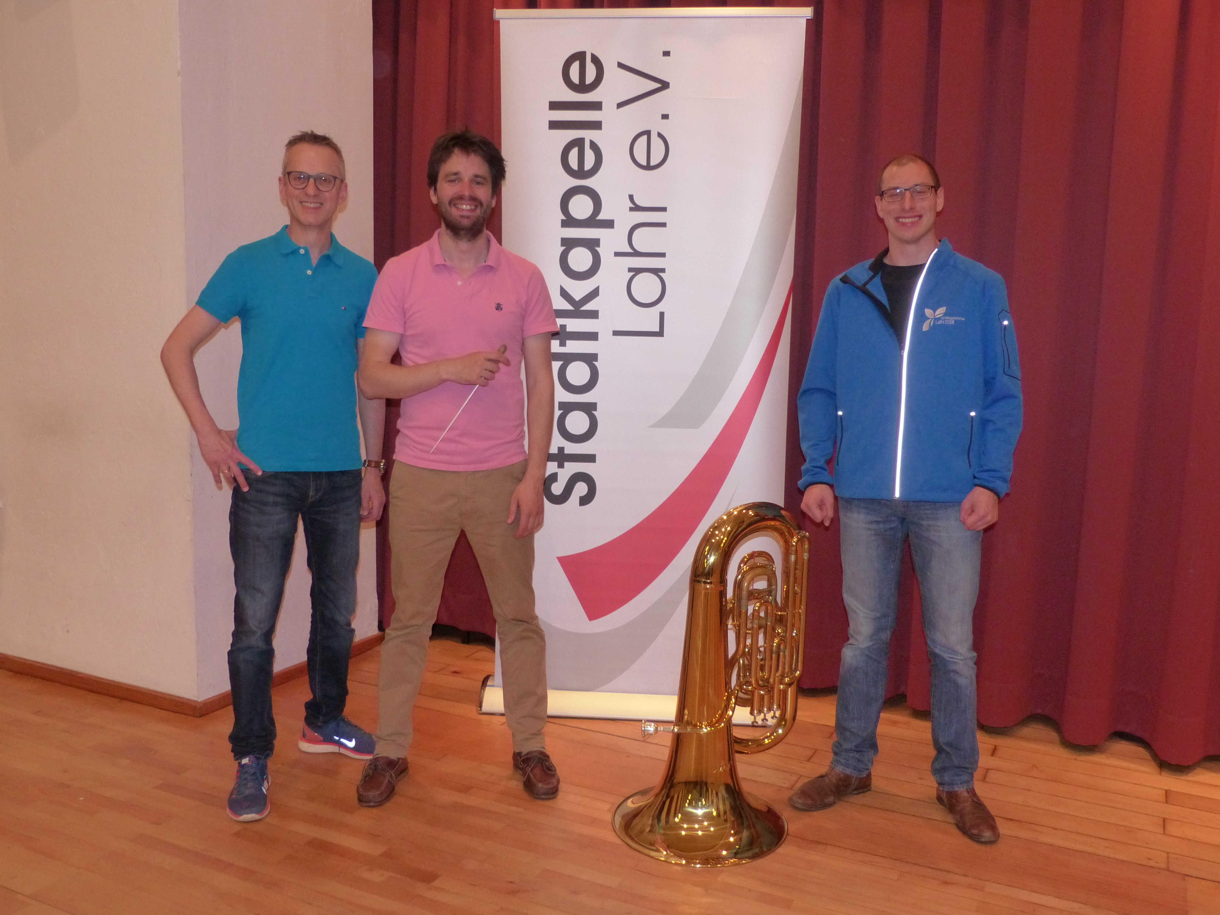 Freuen sich auf die Konzertreise nach England (v. l.): Michael Moser, Vorstand Musik, Dirigent Nicholas Reed und Vorstandsvorsitzender Christopher Büttner