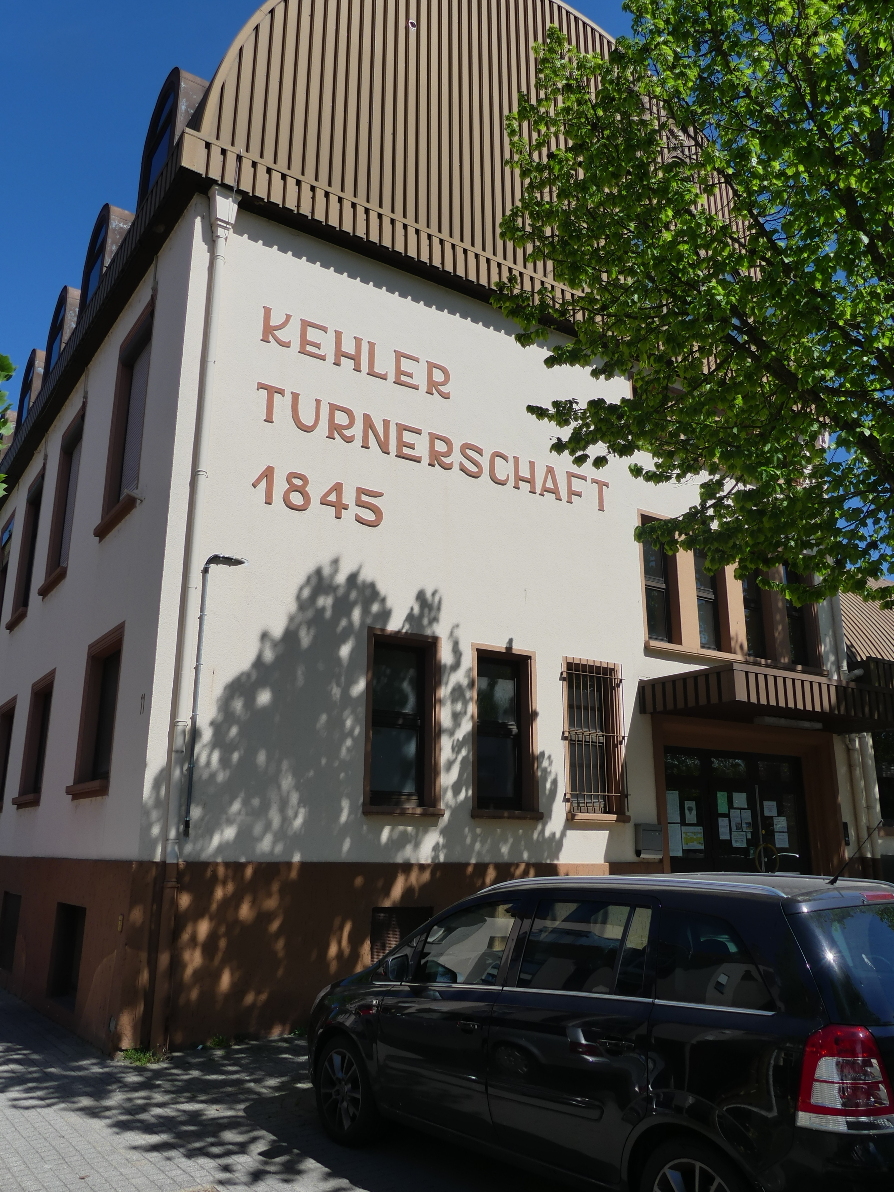 Die Turnerschaft aus Kehl leistet ihren Beitrag, um junge und ältere Flüchlinge zu integrieren.