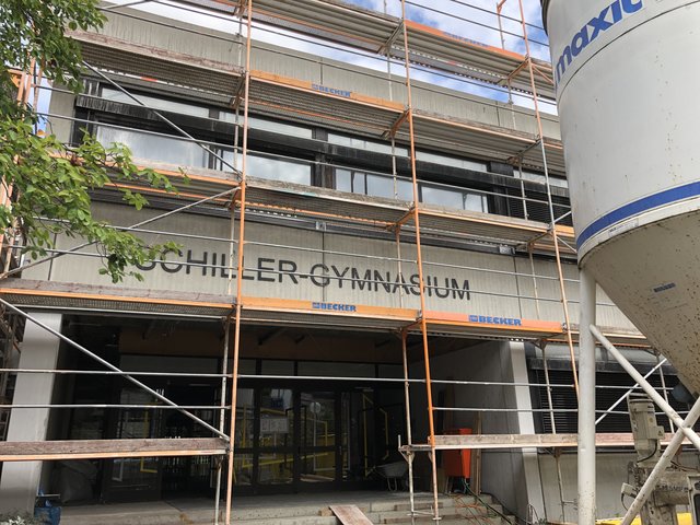 Das Schiller-Gymnasium ist eingerüstet. | Foto: Stadt Offenburg