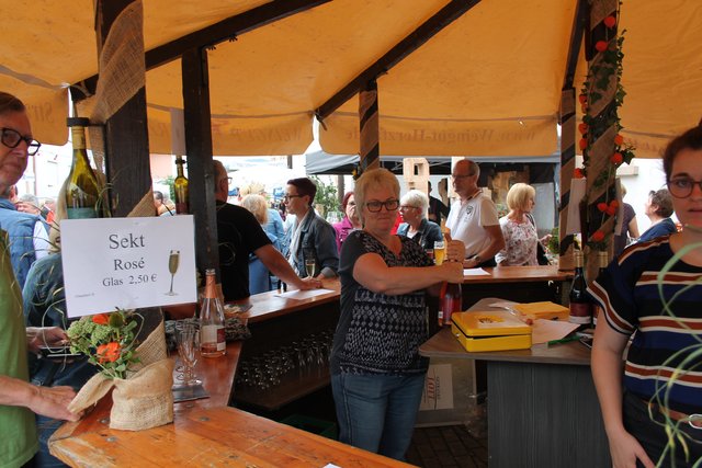 Ein Sektchen in Ehren, .. | Foto: gro