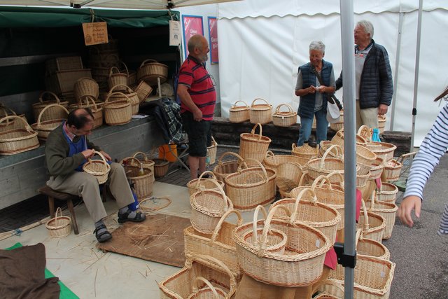 Handgeflochtene Körbe | Foto: gro