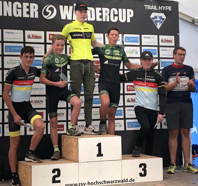 Mit Jakob Huschle (links), Stephan Mayer (Mitte) und Swars Kern standen gleich drei SC Hausach Fahrer in der Cup-Gesamtwertung auf dem Podium