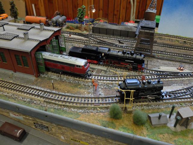 Ausschnitt einer Märklin-Anlage im Stil der 1970iger Jahre. | Foto: Alfred Schramm