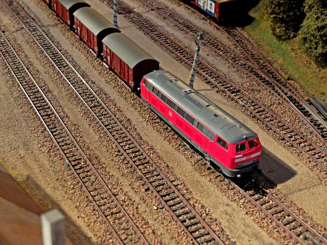 Güterzug, im Vorspann die V 218.  | Foto: Alfred Schramm