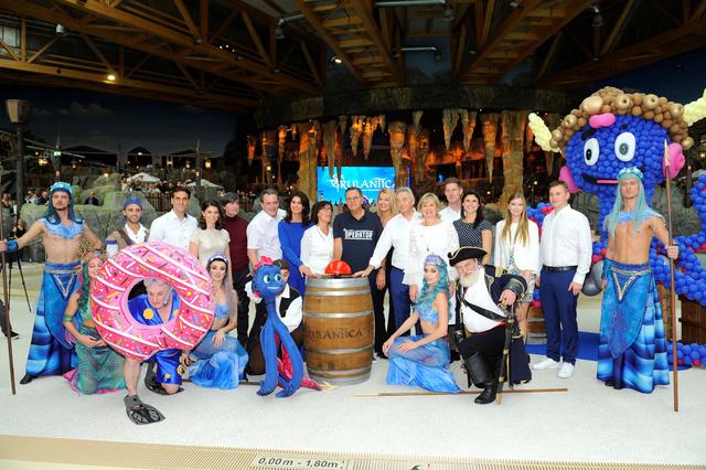 Die Europa-Park Inhaberfamilie Mack eröffnet gemeinsam mit Schwimmlegende Franziska van Almsick und Fußball-Nationaltrainer Joachim Löw sowie zahlreichen Künstlern die neue Wasserwelt Rulantica.

 | Foto: Europa-Park