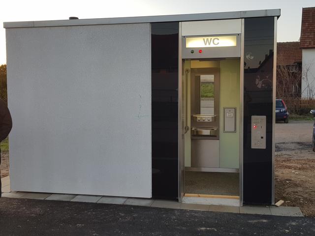 Das neue WC-Häuschen