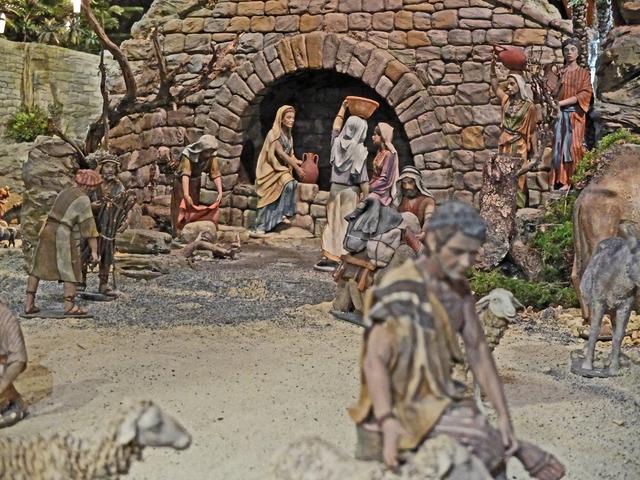 Krippenlandschaft "La Grande Créche de Madrid".
Frauen am Brunnen. Was es da wohl zu bereden gibt? | Foto: Alfred Schramm