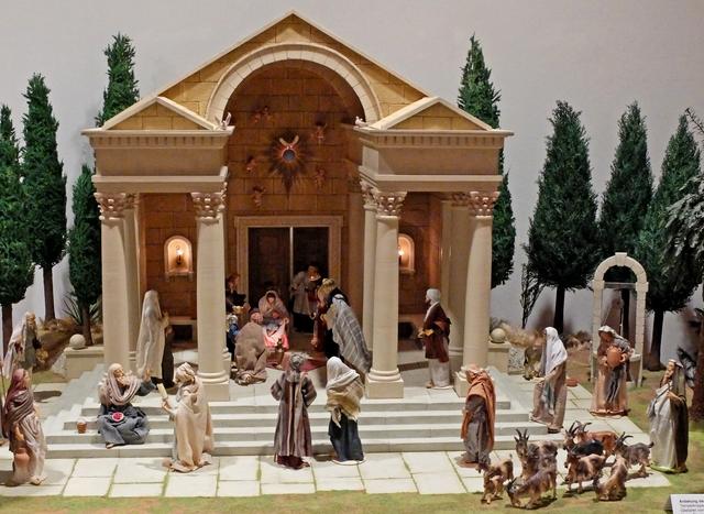 Gut, vom Stall von Betlehem ist dieses Gebäude weit weg, aber es zeigt, wieviel Gestaltungsmöglichkeiten es gibt, die Weihnachtsgeschichte zu interpretieren. | Foto: Alfred Schramm