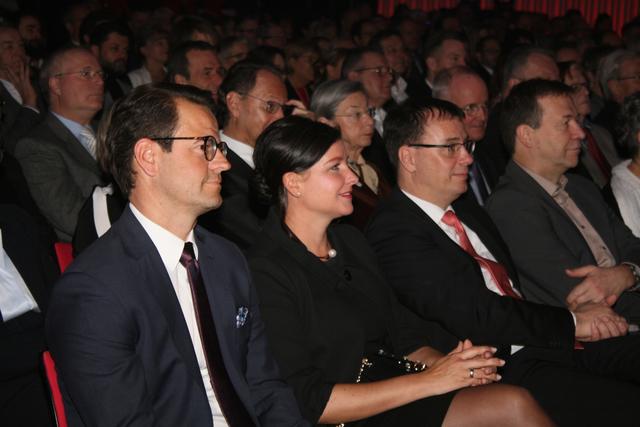 Bürgermeister Marco Steffens (v. l.) mit seiner Frau Anne und den Landtagsabgeordneten Volker Schebesta und Thomas Marwein | Foto: gro