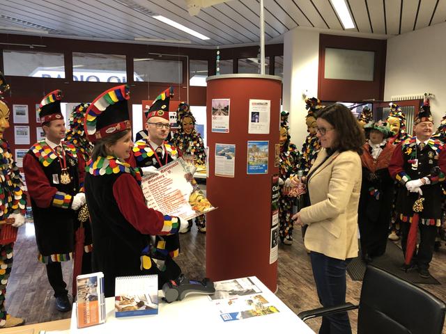 .. gefolgt von der Vorstellung des närrischen Programms der Althistorischen. | Foto: gro