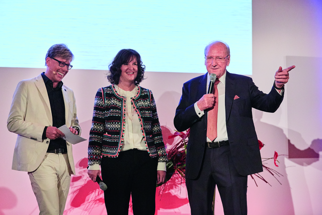 Moderator Hansy Vogt mit Heidi Weber-Mühleck und Hans Weber | Foto: "WeberHaus"