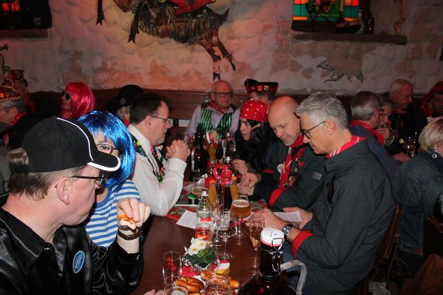 Gäste in der Hexekuchi | Foto: gro