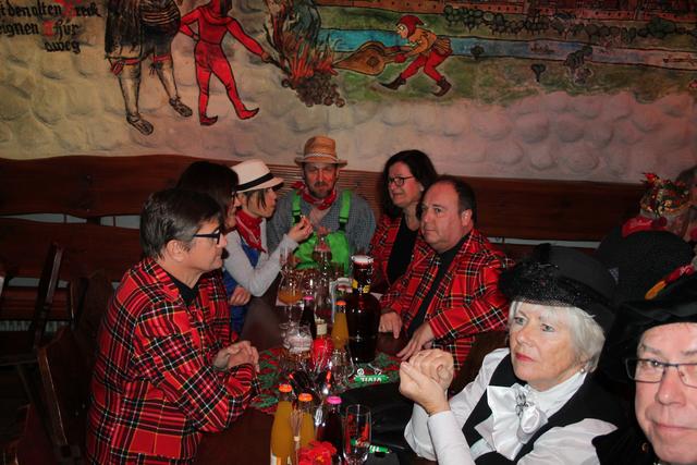 Gäste in der Hexekuchi | Foto: gro