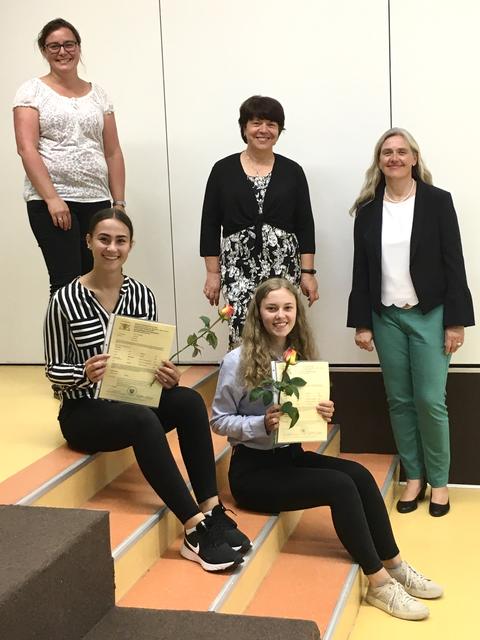 2BFP2/1
Preise: Katharina Christ, Seelbach, Leonie Edte, Lahr
Klassenlehrerin: Helen Beck