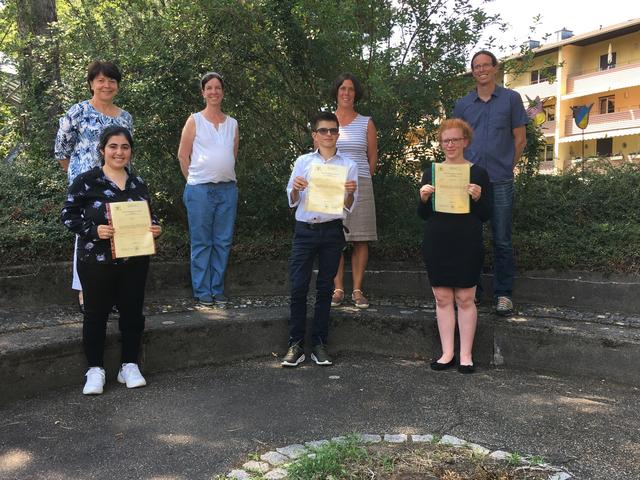 BVE
Erfolgreiche Abschlüsse: Shifaa Murad, Lahr; Mika Geppert, Schuttertal; Eva-Maria Schäfer, Offenburg
Klassenlehrerin: Angelika Saile