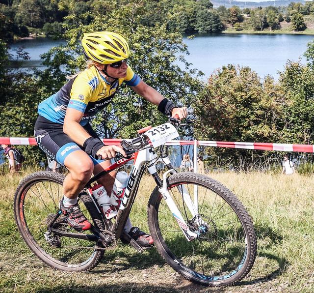 Tanja Rall fährt in der Vulkan Eifel ein starkes Rennen