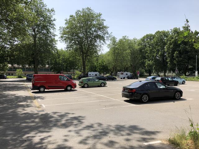 Wo heute noch Autos parken, wird 2024 der Eingangsbereich für Landesgartenschau in Wangen sein. | Foto: Florian Würth/Stadt Offenburg