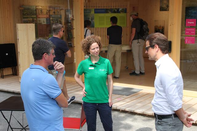Oliver Martini (l.) und Marco Steffens im Gespräch in Lindau | Foto: Florian Würth/Stadt Offenburg