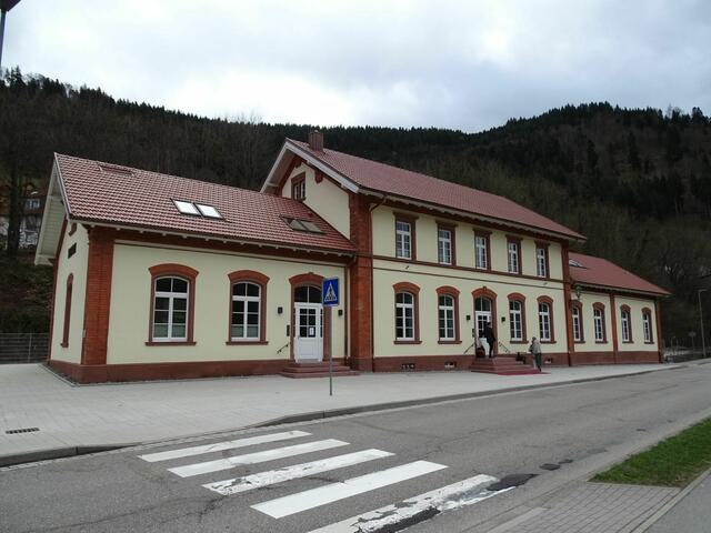 Der denkmalgeschützte Alte Bahnhof wurde ebenfalls saniert.