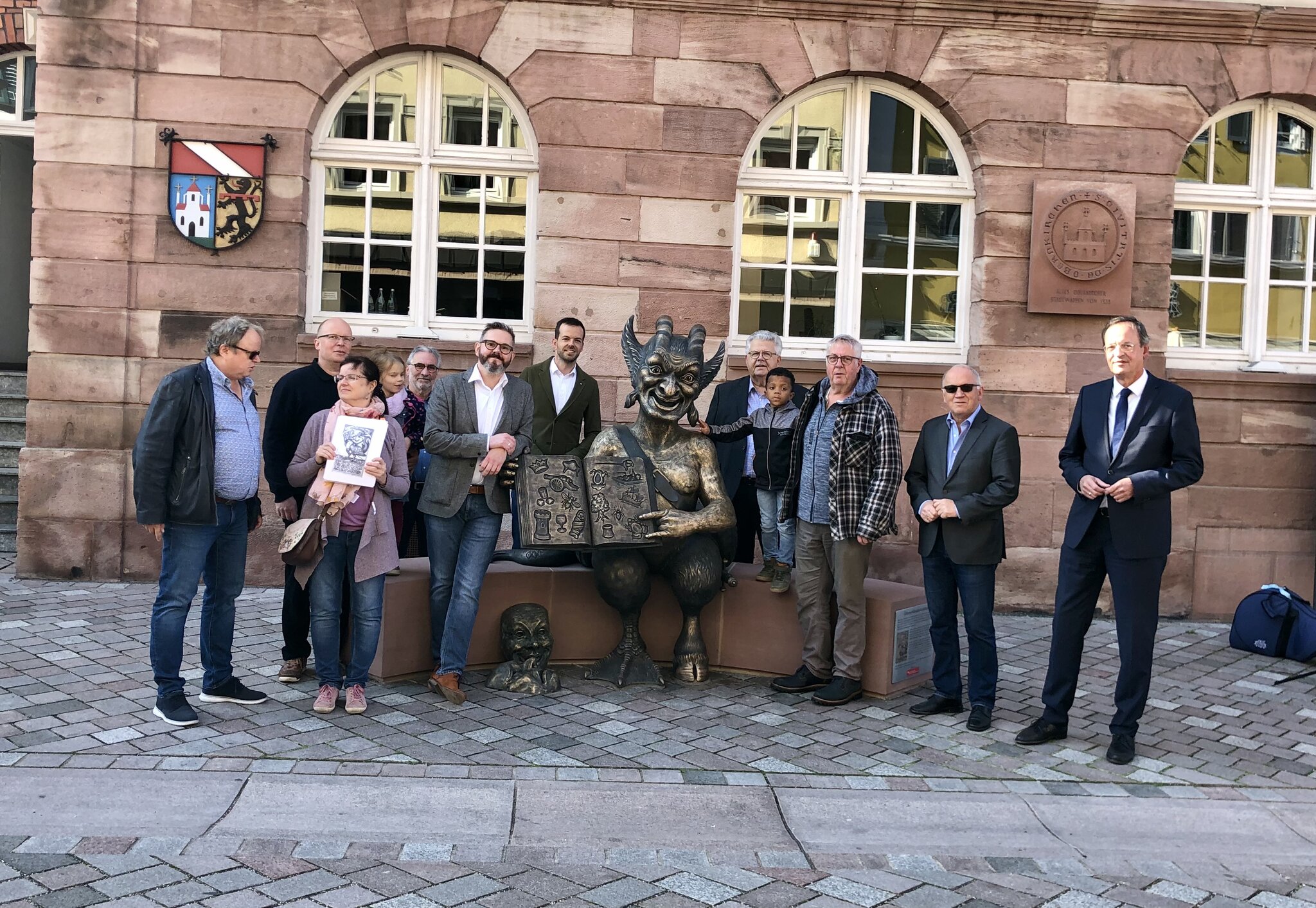 Denkmal eingeweiht Grimmelshausen hat Platz in Fußgängerzone gefunden