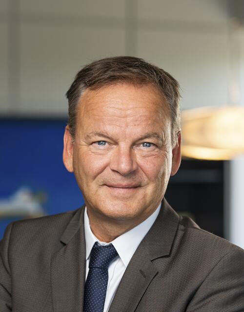 Frank Scherer, Landrat: Für 2022 wünsche ich mir vor allem, dass wir die Corona-Pandemie durch eine hohe Immunisierungsquote endlich in den Griff bekommen. Denn seit fast zwei Jahren leiden nicht nur unsere Bevölkerung – vor allem Kinder und Jugendliche –, unsere Wirtschaft und das kulturelle Leben massiv unter den Corona-Maßnahmen, sondern meine Kolleginnen und Kollegen in den Kreiskliniken, der Kreisverwaltung und den Betrieben des Kreises sind am Limit. Sie geben nun schon seit Monaten alles, um so gut es eben geht die Pandemie zu managen und zugleich unsere Dienstleistungen qualitativ und quantitativ aufrecht zu erhalten. | Foto: Landratsamt Ortenaukreis