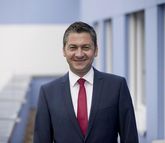 Christian Keller, Geschäftsführer Ortenau Klinikum: Ich wünsche mir, dass Pflegekräfte in Zukunft für ihre professionelle und engagierte Arbeit die Wertschätzung durch unsere Gesellschaft erhalten, die sie verdienen. Vor allem die Politik muss dafür jetzt die richtigen Weichenstellungen vornehmen. | Foto: Ortenau Klinikum