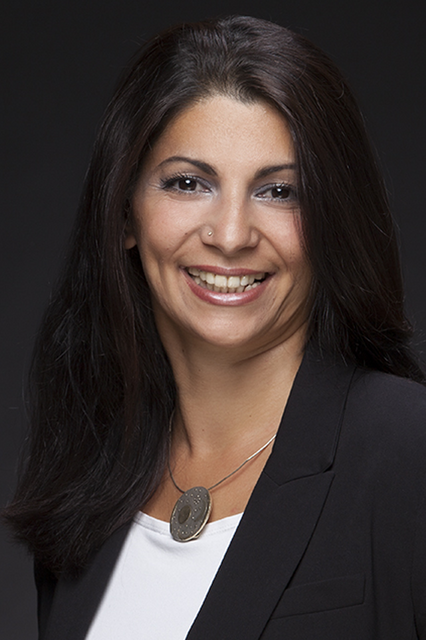 Derya Türk-Nachbaur (SPD): Fakt ist, dass jede zusätzliche Impfung dazu beiträgt, dass die Impfpflicht verhindert wird. Noch vor einigen Monaten hätte ich eine allgemeine Impfpflicht weit von mir gewiesen. Ich mache aber eine Politik, die sich an wissenschaftlichen Erkenntnissen orientiert und lernfähig ist. Fakt ist, dass wir uns alle nach Normalität sehnen. Das erreichen wir nur, wenn die Impflücke geschlossen wird. Die Mehrheit der Bürger hält sich an die Empfehlungen, agiert besonnen und möchte sich und andere schützen. Es geht nur noch darum, dass wir die Menschen erreichen, die sich bislang nicht haben impfen lassen. Am liebsten wäre es uns allen, wenn das mit Argumenten gelänge. | Foto: privat