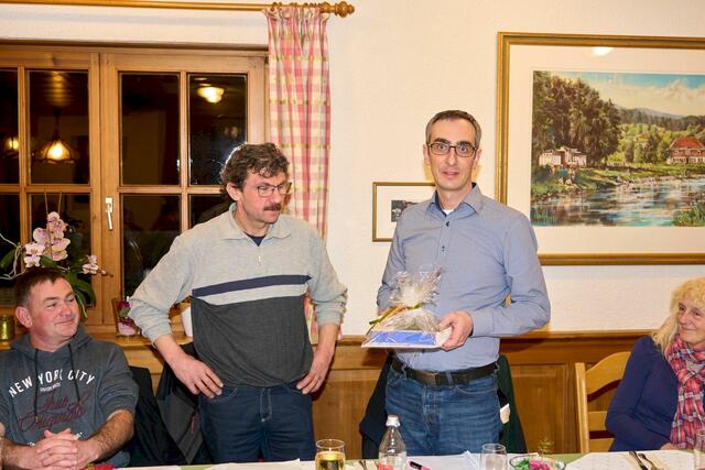 Abschiedspräsent für Christoph Müller
vlnr: Martin Brosamer, Josef Dorner, Christoph Müller, Marita Echle | Foto: (c) Gerhard Große