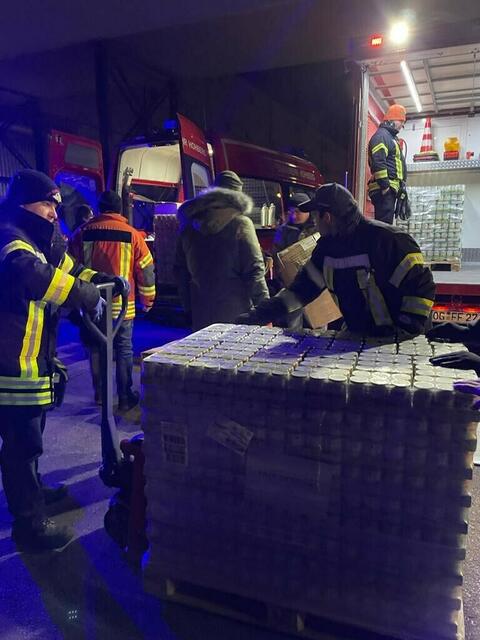 In der Nacht zum Samstag wurden die Hilfsgüter in Lezajsk ausgeladen. | Foto: privat