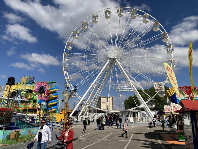 Auf dem Riesenrad verschafft man sich einen Überblick. | Foto: gro