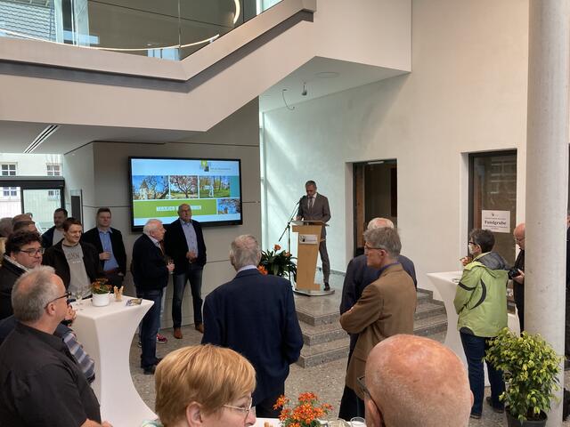 Amtsinhaber Günter Pfundstein kündigte im Rahmen des Tags der offenen Tür auch seine erneute Kandidatur für die Bürgermeisterwahl im kommenden Jahr an.  | Foto: mak