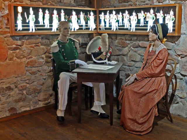 Was der Herr Offizier der Dame wohl zu sagen hat??? | Foto: Alfred Schramm