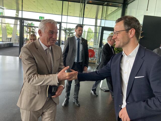 Thomas Strobl und Offenburgs Oberbürgermeister Marco Steffens | Foto: gro