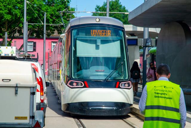 Um 9.50 Uhr konnte die Tram endlich wieder weiterfahren. | Foto: Stadt Kehl