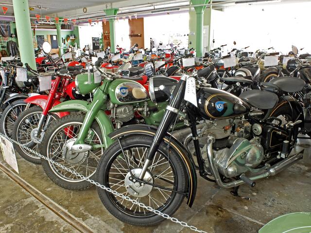 Mopeds und Motorräder soweit das Auge reicht. | Foto: Alfred Schramm