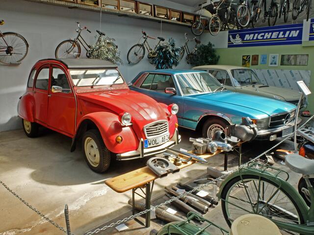 Mit den 3 Oldtimer fällt man gewiss auf! | Foto: Alfred Schramm