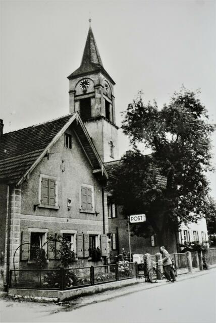 Die Urloffener Kirche und die ehemalige Poststelle um 1970 | Foto: Siegfried Spengler