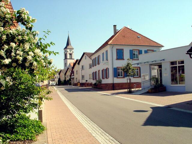 Die Hauptstraße im Ortsteil Urloffen 1997 | Foto: Siegfried Spengler