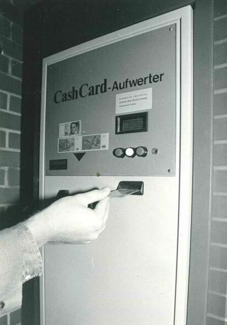 Mensamarken kaufen in den 90er-Jahren | Foto: Hochschule Kehl