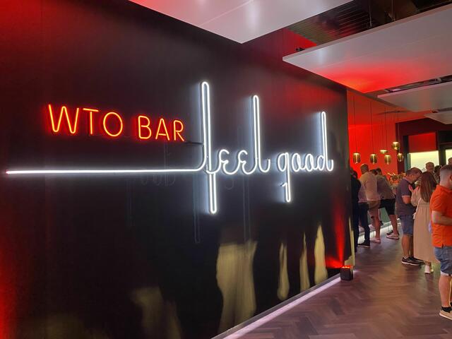 Einweihung der WTO-Bar mit den Mitarbeitern | Foto: WTO