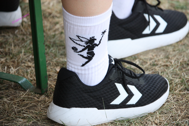 Durchgestylt bis zu den Socken. Die &gt;&gt;Werkselfe findet sich im Outfit wieder. | Foto: ©Sabine Herm