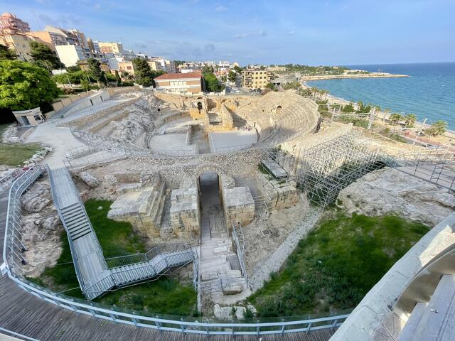 Die Römer hinterließen ausgefeilte Bauwerke: Neben dem Amphitheater (Bild) sind unter anderem Circus, Forum, Tempel, Thermen und wuchtige Stadtmauern zu sehen.   | Foto: Daniel Basler
