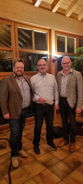 Stephan Danner (v. l.), UIrich Litterst und Siegfried Wörner: Vertriebsleiter Litterst ist seit 35 Jahren bei der WG. | Foto: Winzergenossenschaft Durbach