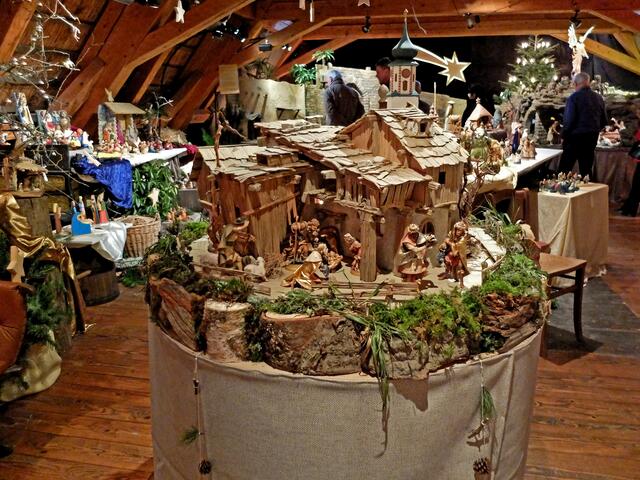 Eine große Anzahl an Krippen und Krippenfiguren aus vielen Ländern der Welt,  gab es bei der 2019 veranstalteten Ausstellung im Museum Fürstenberger Hof zu bestaunen.  | Foto: Alfred Schramm