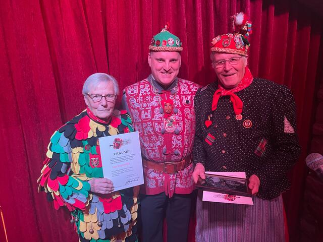 Inge Hogenmüller, Zunftmeister Sven Schaller, Joachim Bahr | Foto: Offenburger Hexenzunft