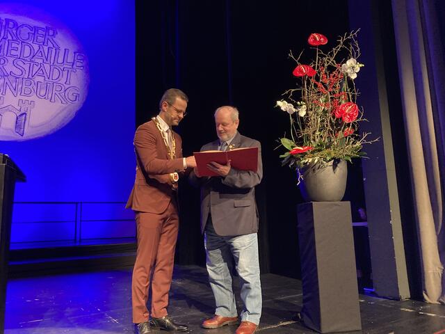 Bürgermedaille für Karlheinz Körkel, Jiu-Jitsu Sportclub | Foto: gro