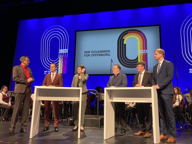 Gesprächsrunde zum Thema Sport: Markus Knoll (v. l.), OB Marco Steffens, Ramona Müller, Badischer Turner-Bund, die Bürgermeister Hans-Peter Kopp und Oliver Martini und Prof. Dr. Steffen Willwacher, Hochschule Offenburg | Foto: gro