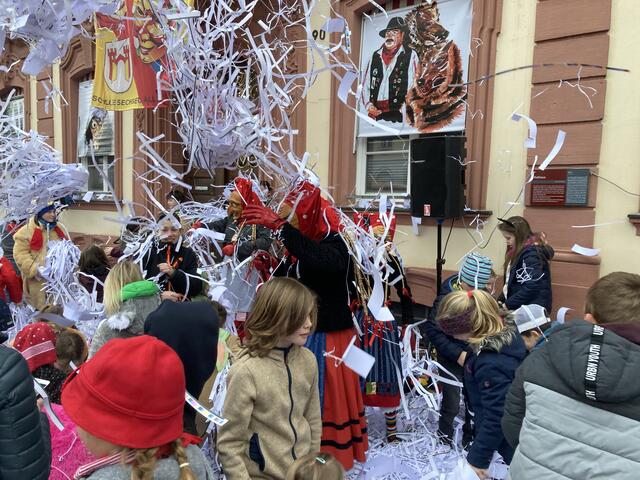 Die Hexen treiben mit den Hexen ihre Scherze | Foto: gro