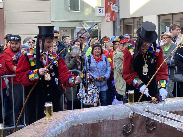Der Narrenrat wäscht die Geldbeutel. | Foto: gro